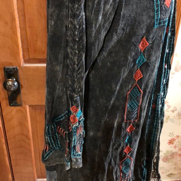 Kimono - Picture 3 of 3